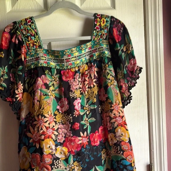 Johnny Was Blue and Red Flutter Sleeve Blouse - Picture 3 of 3